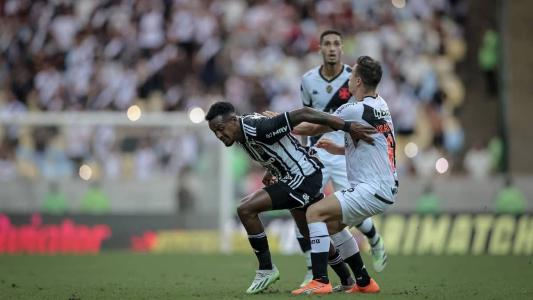Edenilson foi acionado para a vaga do suspenso Pavón
