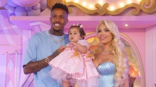 Éder Militão e Karoline Lima no aniversário de Cecília, filha do casal