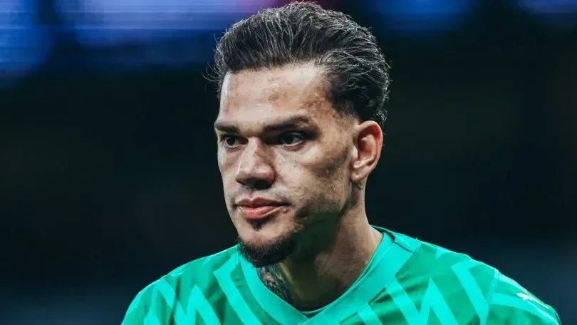 Ederson sofre fratura no rosto e vira desfalque no Manchester City