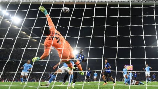 Ederson operou milagres no jogo contra a Inter de Milão