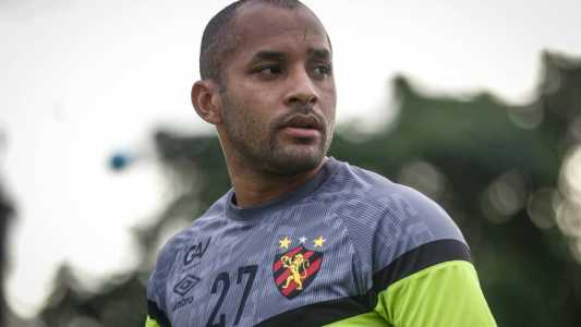 Edinho está confirmado no ataque do Sport