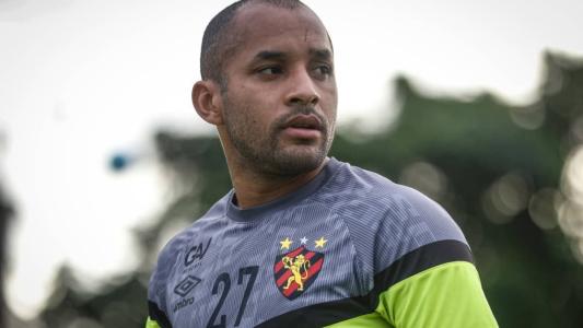 Edinho está confirmado no ataque do Sport