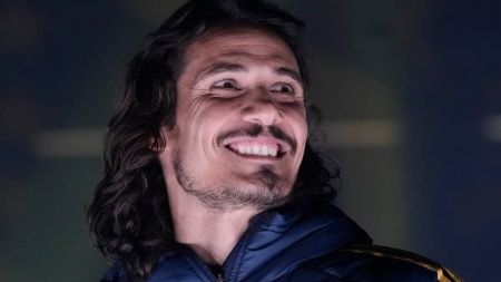 Edinson Cavani na apresentação como reforço do Boca, na Bombonera