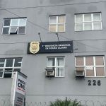 Homem estupra idosa mas é preso porque esqueceu o celular no local do crime