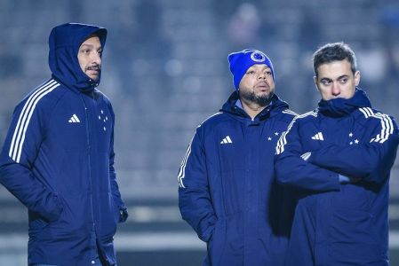 Edu Dracena (esq) trabalhou no Cruzeiro entre maio e dezembro de 2024