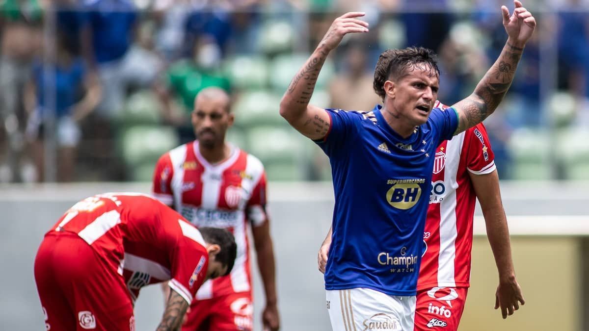 Edu diz adeus ao Cruzeiro: 'História mais bonita da minha carreira'