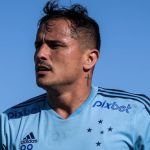 Edu, do Cruzeiro, entra no radar do Vitória, líder da Série B 
