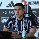 Incoerência ou urgência: o que explica contratação de Battaglia?