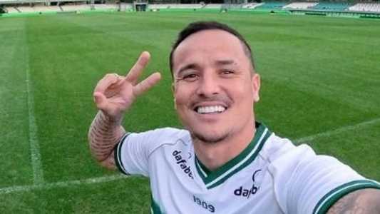 Edu pode estrear pelo Coritiba para o duelo com o Cruzeiro, em Belo Horizonte