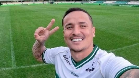 Edu pode estrear pelo Coritiba para o duelo com o Cruzeiro, em Belo Horizonte