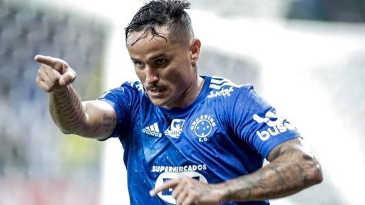 Edu, que não deve ser aproveitado por Pepa no Cruzeiro, desperta interesse de três clubes