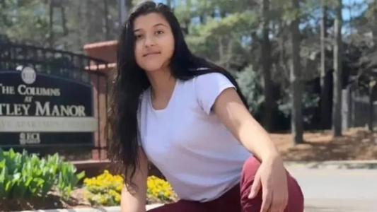 Eduarda morava nos Estados Unidos com a mãe