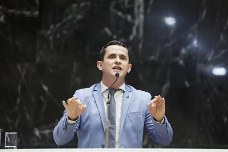 Eduardo Azevedo notificou a concessionária responsável pela MG-050