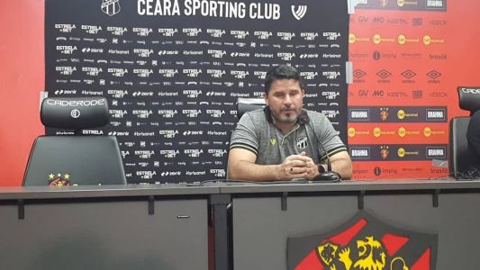 Eduardo Barroca em entrevista coletiva após a conquista do título da Copa do Nordeste pelo Ceará