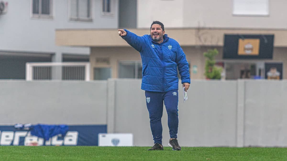 Avaí não consegue embarcar para Maceió e CBF adia jogo com CRB 