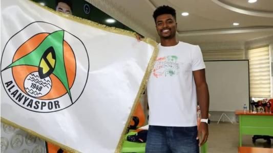 Eduardo Bauermann deixou o Santos e se transferiu para o Alanyaspor-TUR