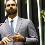 Professores doutrinadores x traficantes: o falso dilema