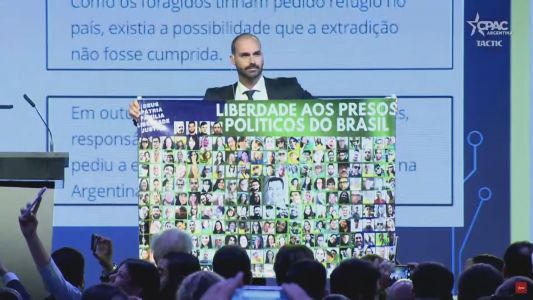 Na Argentina, Eduardo Bolsonaro faz apelo para que país receba foragidos do 8 de Janeiro | CNN Brasil