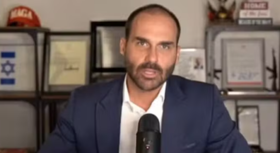 Deputado licenciado Eduardo Bolsonaro em comissão da Câmara