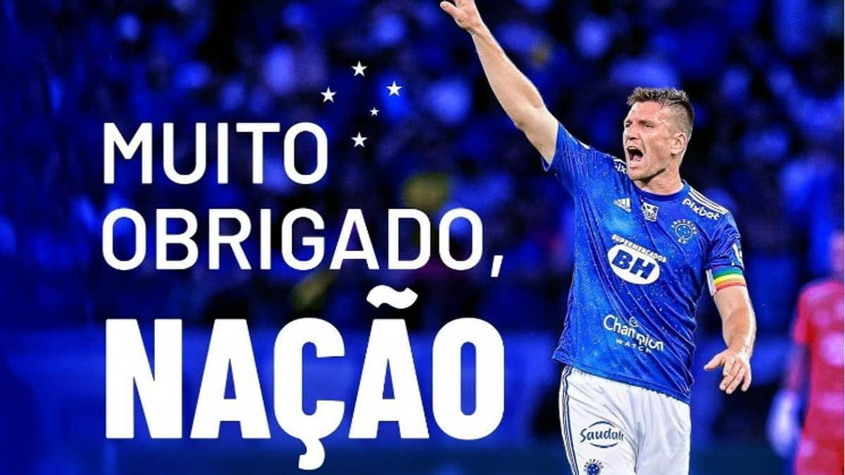 Brock se despede do Cruzeiro em carta emotiva e ganha homenagem de companheiros