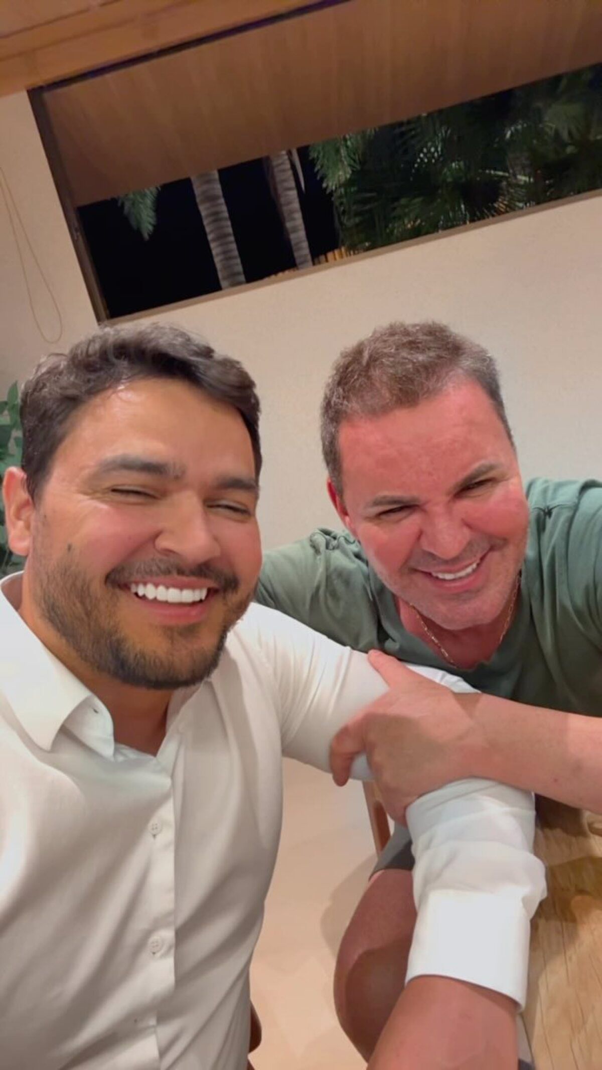 Eduardo Costa passa por novo procedimento estético com médico dos famosos: 'Ficar bonitão'