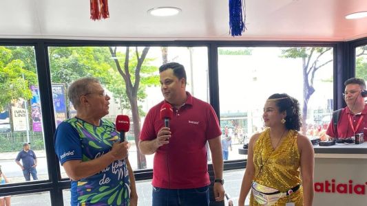 Eduardo Costa, João Vitor Xavier e Fernanda Viegas no Estúdio Móvel