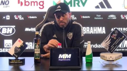Eduardo Coudet alertou que Atlético vai jogar decisões importantes com elenco 'curto'