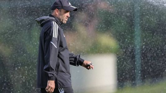 Eduardo Coudet comanda a pré-temporada no Atlético