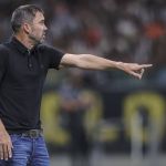 Tom da coletiva de Coudet é um pedido para sair do Atlético