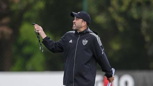 Eduardo Coudet define escalação do Atlético para enfrentar o Millonarios