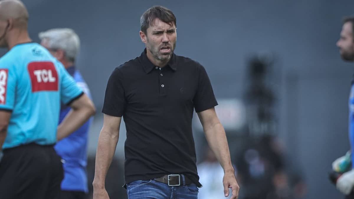 Coudet brinca sobre plano para próximo jogo do Atlético: 'Sequestrar o goleiro'