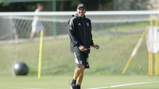 Eduardo Coudet foi contratado pelo Atlético em dezembro e tem contrato até o fim de 2024