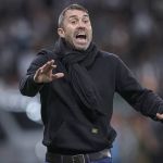Coudet exalta performance do Atlético em virada sobre o Athletico-PR