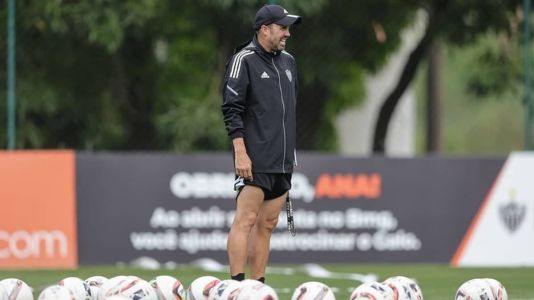 Eduardo Coudet poupa titulares do Atlético para partida contra o Athletic