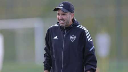 Eduardo Coudet poupa titulares do Atlético para partida contra o Democrata-GV