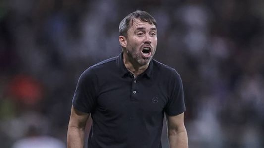 Eduardo Coudet precisa mudar o time