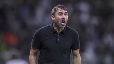 Eduardo Coudet precisa mudar o time