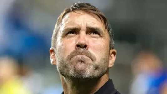 Eduardo Coudet quebra a cabeça para definir time para a Libertadores