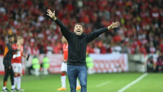 Eduardo Coudet reata de vez relação com os colorados