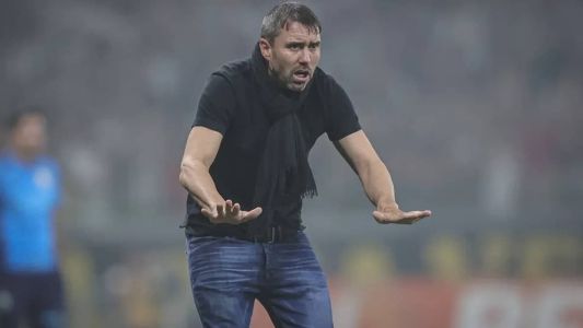 Eduardo Coudet se despediu dos atletas do Atlético