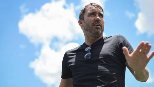 Eduardo Coudet seguirá no Atlético para a sequência da temporada