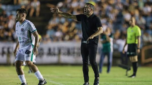 Eduardo Coudet usou todos os jogadores de linha do Atlético que estão à disposição