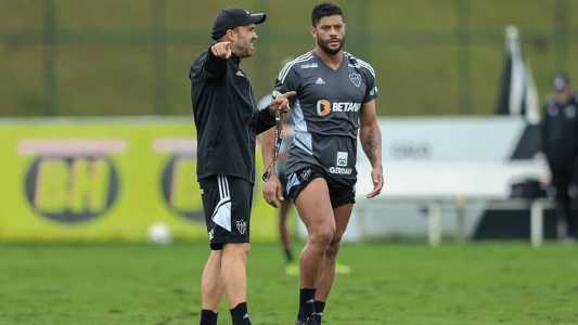 Eduardo Coudet vai comandar o Atlético no jogo-treino contra o Villa Nova