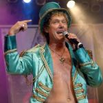 Aos 65 anos, Eduardo Dussek coleciona sucessos românticos e irreverentes 