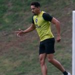 Eduardo, do Botafogo, sofre choque em treino e vira dúvida contra o Santos