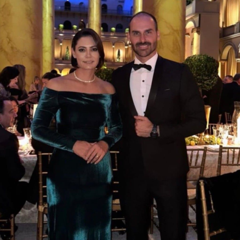 Cid diz à PF que Eduardo e Michelle Bolsonaro integravam grupo mais favorável a um golpe de Estado