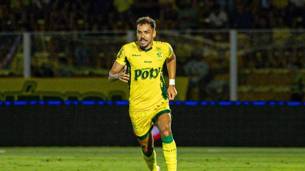 Ex-Cruzeiro marca e garante vitória de virada do Mirassol contra o Vasco