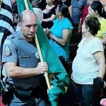 Sargento da PM morre baleado após carregar bandeira do Brasil em missa, em SP 
