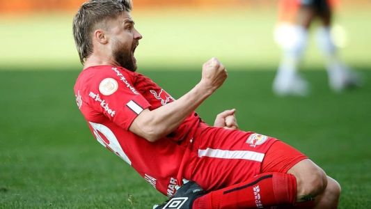 Eduardo Sasha comemora gol pelo RB Bragantino contra o Corinthians, em São Paulo
