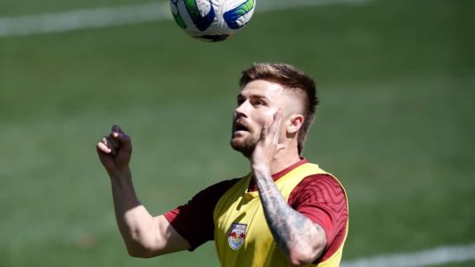 Eduardo Sasha em partida pelo Red Bull Bragantino